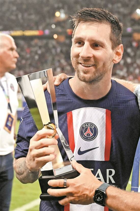 巴塞罗那训练开放日；转会期复出首秀引欢呼；法国杯在即；训练强度明显提升(巴以冲突中国出手了)